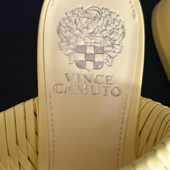 Vince Camuto size 8 yellow sandals - Picture 2 of 5